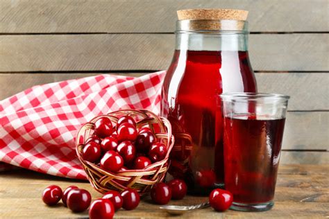 Вишня из компота: популярные рецепты и способы приготовления