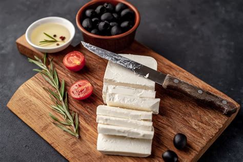 Наслаждайтесь вкусом и пользой сыра сиртаки на своей диете!