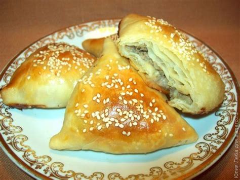 Процесс замораживания самсы из слоеного теста