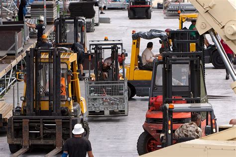 Работа на погрузчике: должность без отметки