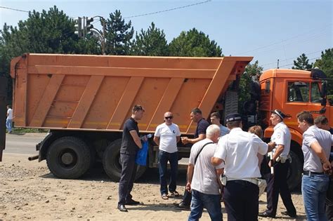 Санкции за незаконный вывоз камней