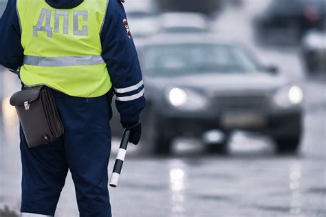 Сотрудник полиции и досмотр автомобиля: возможности и правила